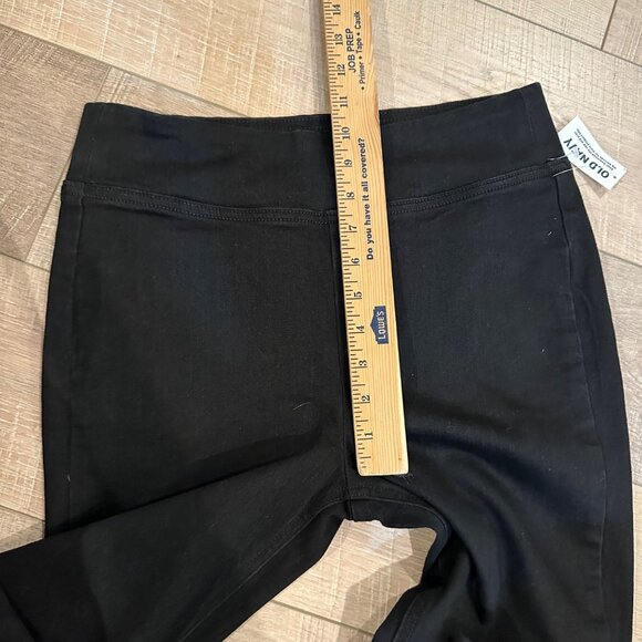 OLD NAVY WOMENS BLACK HIGH RISE WEEKENDER FLARE PANTS NEW 8 PETITE - Picture 5 of 10